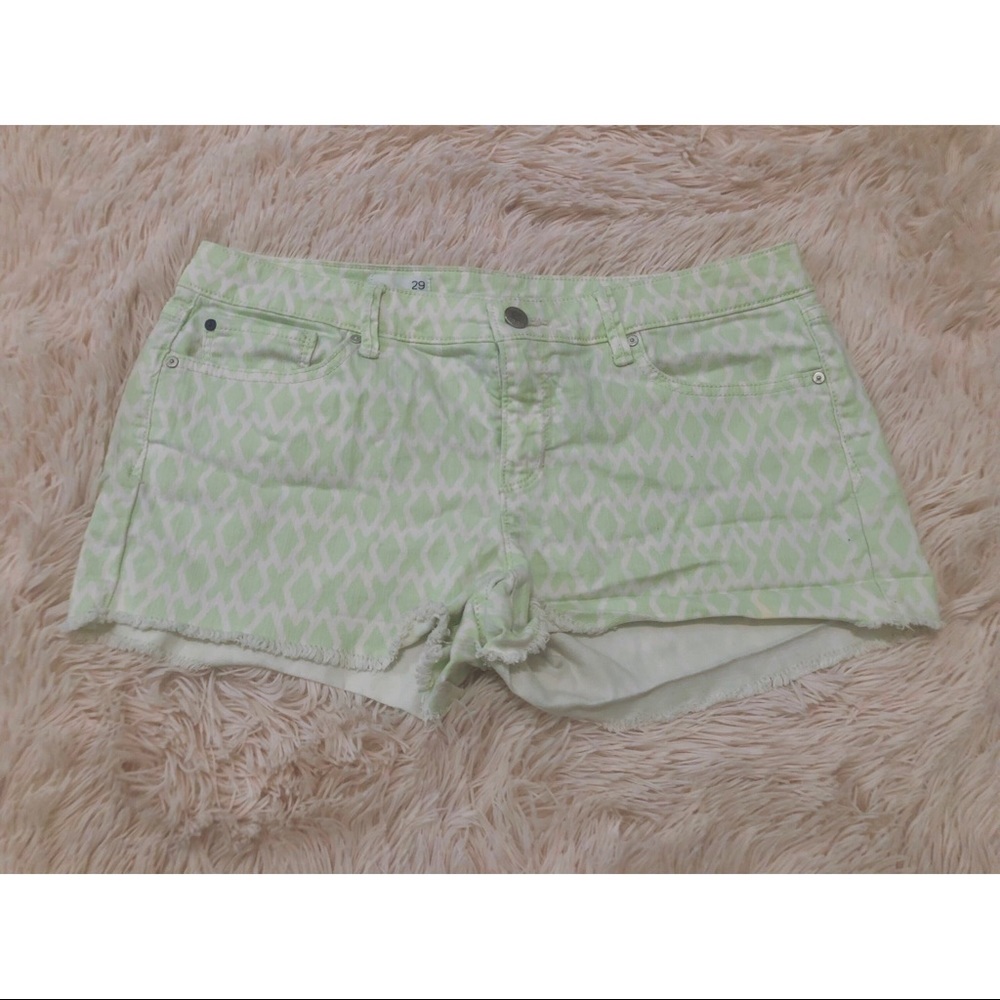 Gap patterned cutoff shorts